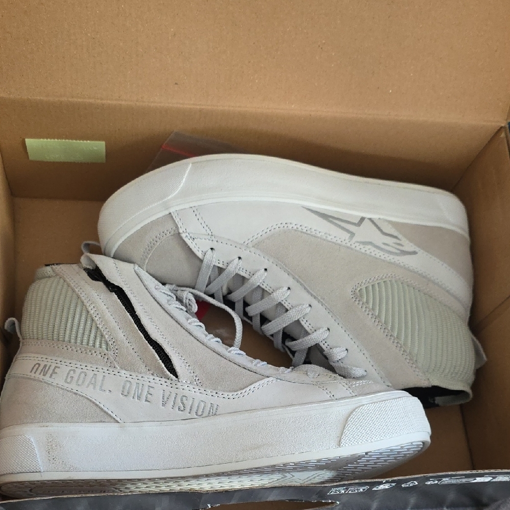 White High Top Motorcycle Shoes(unworn)